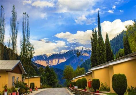 18 Best Hotels in Neelum Valley at Cheap Rates- Book Now!