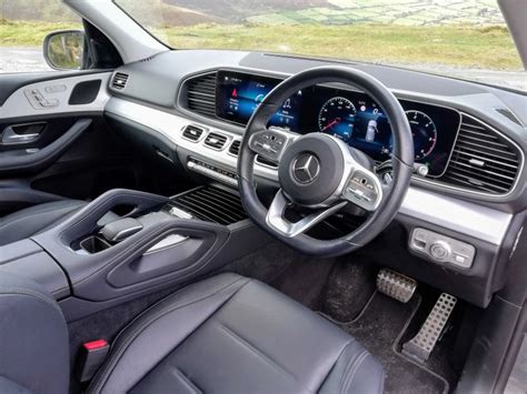 Mercedes-Benz GLE 300d Diesel Review - Changing Lanes