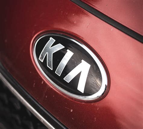 People Can't Read New Kia Logo, Resulting in 30,000 Monthly Searches ...