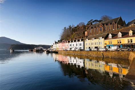 Portree Harbour - Martin Lawrence