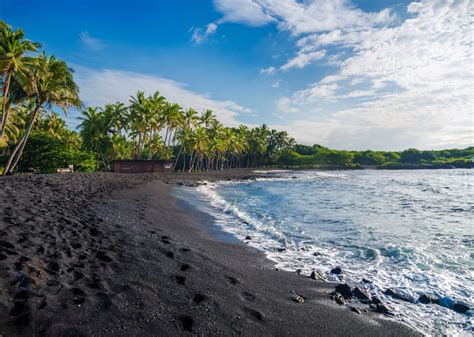 Hawaii’s New Black-Sand Beach Created by Volcano Eruption