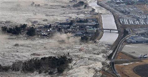 Japan earthquake, tsunami kill hundreds - CBS News