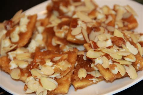 Cookie Sundays: Dessert Saltine Crackers