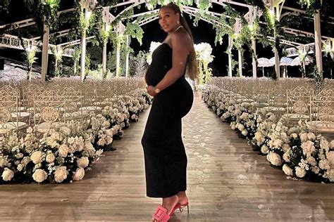 Pregnant Serena Williams Shows Off Her Bump in Italy: 'Trying to Figure ...