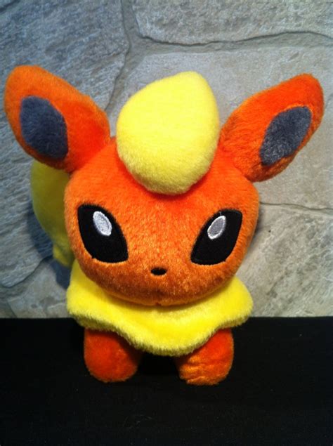 Eevee-Plushies - Nerdinsweden's Pokémon Collection