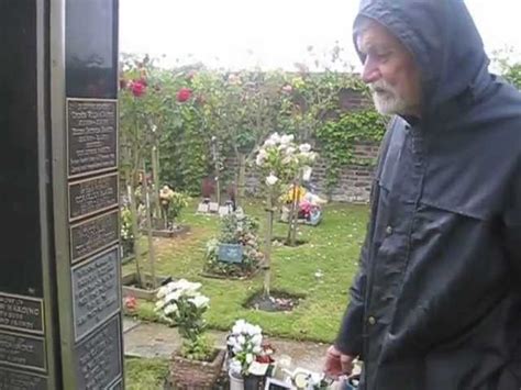 Revealed! Freddie Mercury's Secret Resting Place, Kensal Green Cemetery ...