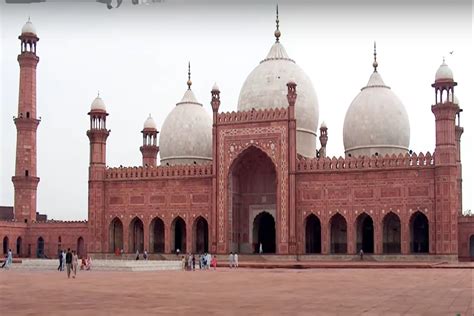 Badshahi Masjid Inside