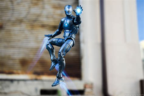 Invincible Iron Man Stealth Suit : MarvelLegends