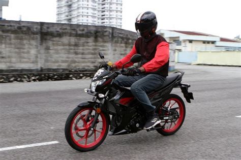 Bike Reviews: Suzuki Raider R150 Fi: A value-for-money proposition that ...