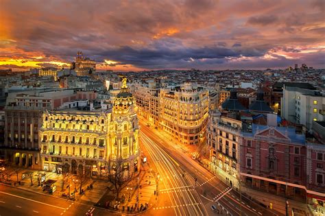 Calle Gran Vía in Madrid - Explore, Shop and Dine Along One of Madrid’s ...