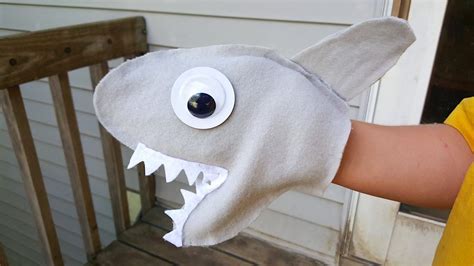 NO SEW Shark Puppet Craft Tutorial for Shark Week | Hand puppets, Shark ...