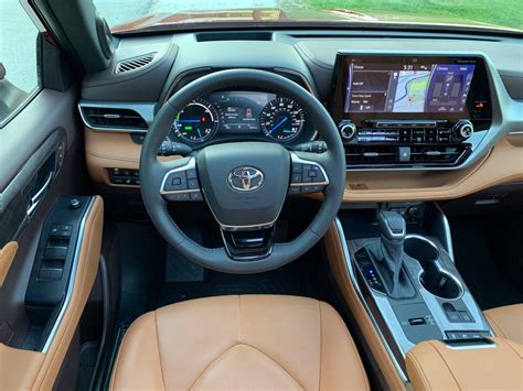 2023 Toyota Highlander Hybrid: 125 Interior Photos | U.S. News