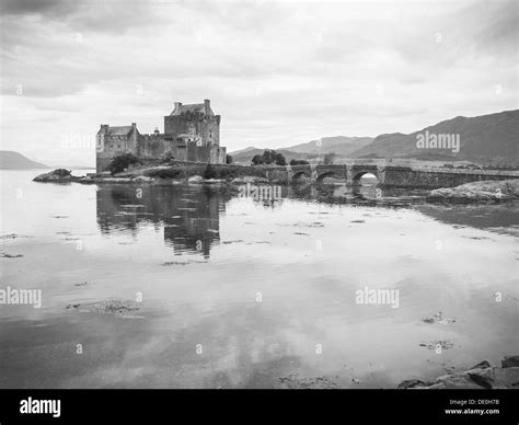 eilean donan castle scotland Stock Photo - Alamy