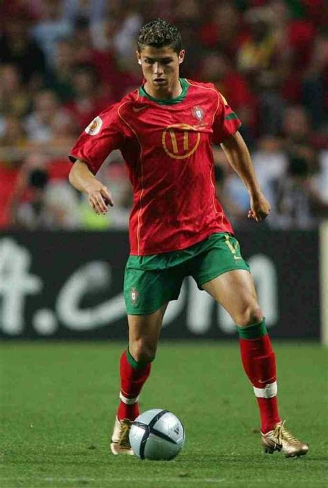 Cristiano Ronaldo of Portugal in action at Euro 2004. | Lendas do ...