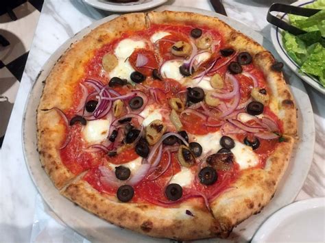 Tsurumi Eats!: 800 Degrees - Fast Casual Pizza in Shinjuku