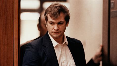 Connecting With Jeffrey Dahmer: The Detective Who Grilled the Serial ...