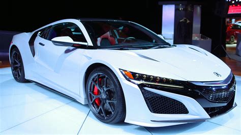 Acura NSX Is Polished and Speedy Sports Car Luxury - Bloomberg