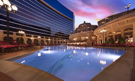 Pools | Luxuries & Amenities at Peppermill Hotel Casino Resort Reno