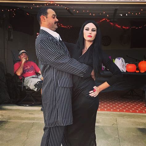 Gomez and Morticia Halloween costume diy | Diy halloween costumes ...