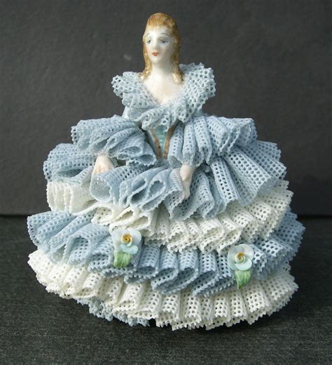 VINTAGE DRESDEN PORCELAIN FIGURINE IRISH "ANNA" BLUE and WHITE LACE ...