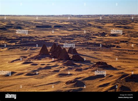 Historical kush pyramids hi-res stock photography and images - Alamy