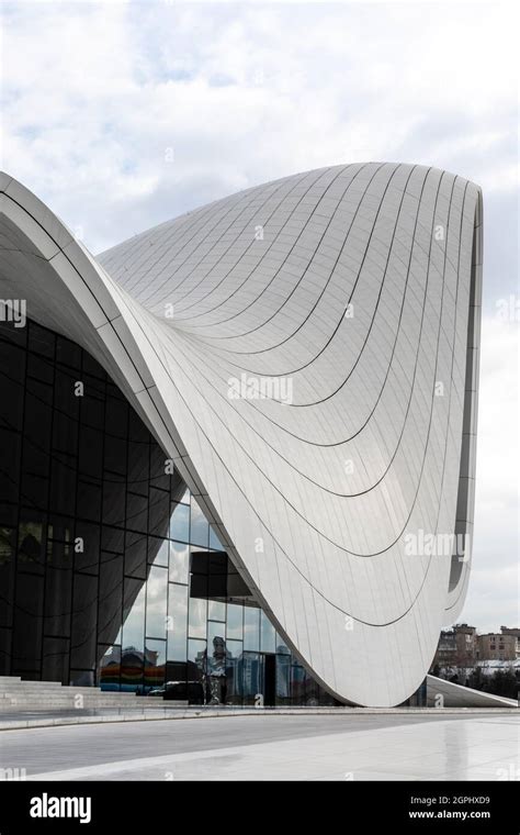 Facade of the Heydar Aliyev Center (Zaha Hadid Architects) in Baku ...