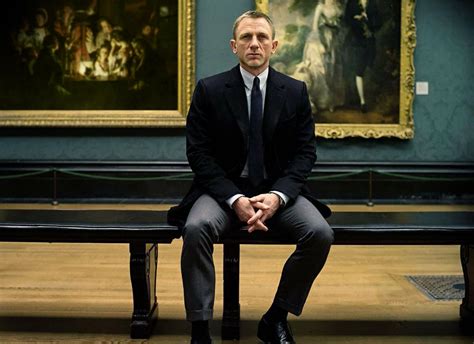 New Images of Daniel Craig in SKYFALL and Official OMEGA Skyfall Watch ...