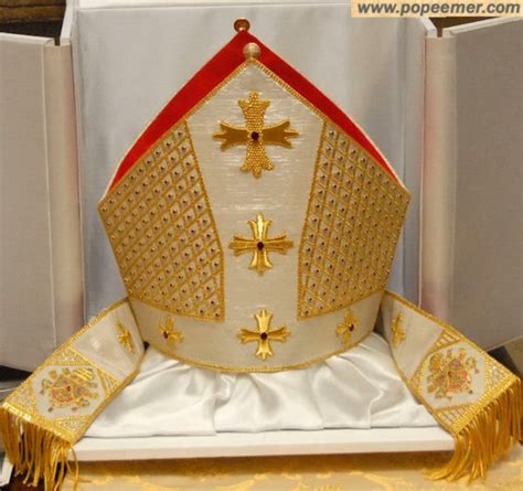 mitre pope hat photo www.popeemer.com | popeemeritus www.popeemer.com