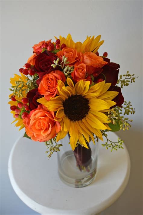 25 Amazing Sunflower And Rose Bouquet - weddingtopia | Fall wedding ...