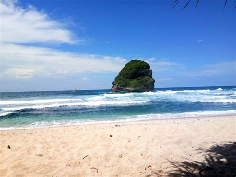 Info Harga Tiket Masuk Pantai Goa Cina Malang - Penawisata.com