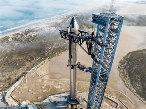 How Big Is SpaceX's Starship Mega-Rocket? - Business Insider