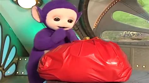 Tinky Winky Bag Is too Full! - Teletubbies English Episode - Picking ...