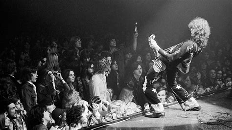 Exclusive Preview: ‘Led Zeppelin Live,’ a Vivid Photo Book of the Group ...