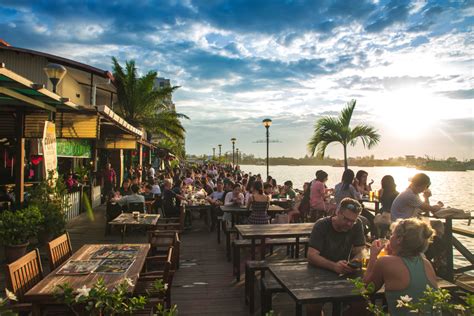 12 Amazing Restaurants on the Water in Tampa to Try Out Right Now