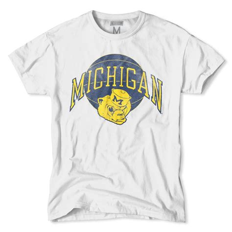 Michigan Vintage Basketball T-Shirt | Mens outfitters, College ...