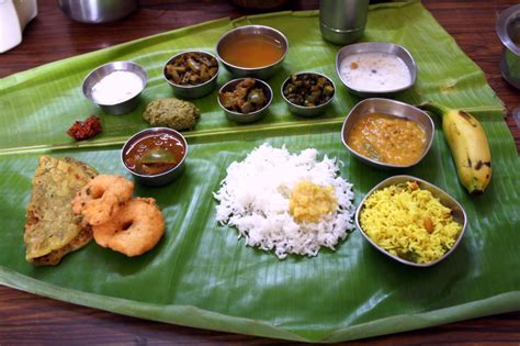 Andhra Thali ~ Mudda Pappu, Bendakaya Vepudu | Ugadi Special Thali