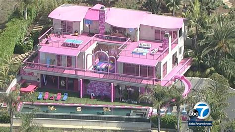 A real-life Malibu Barbie dreamhouse is available on Airbnb - ABC7 New York