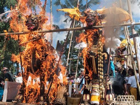 Bali Indonesia Holiday Travels: Ngaben, Funeral Ritual to The Next Life