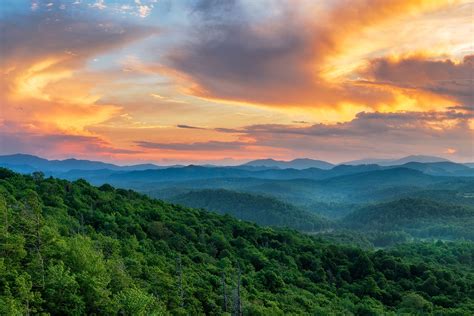 A guide to staying and playing along the Blue Ridge Parkway