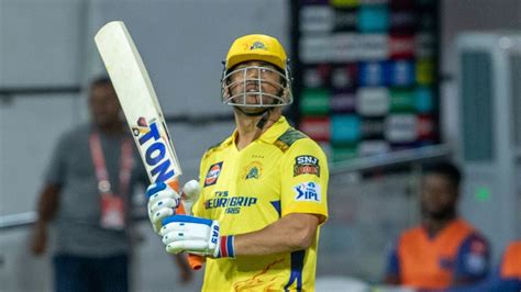 Chennai Super Kings Dhoni Six