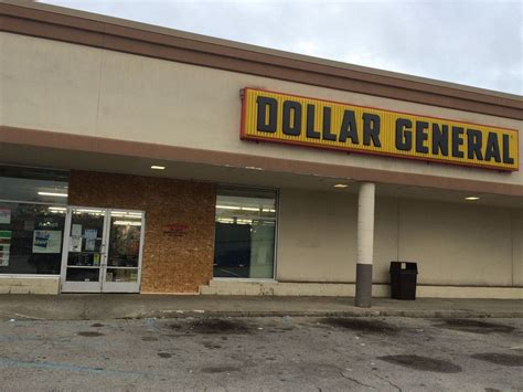 Vehicle crashes through glass Dollar General storefront in Saginaw ...