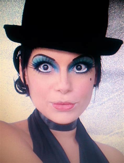 Cabaret eyes | Cabaret makeup, Cabaret costume, Liza minnelli