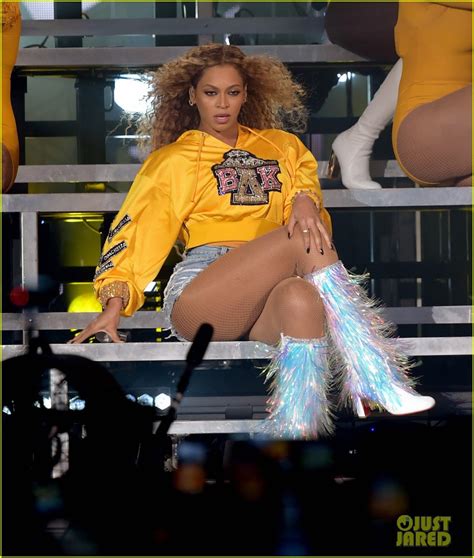 Beyonce's Coachella Performance Photos - See Her Fierce Looks!: Photo ...