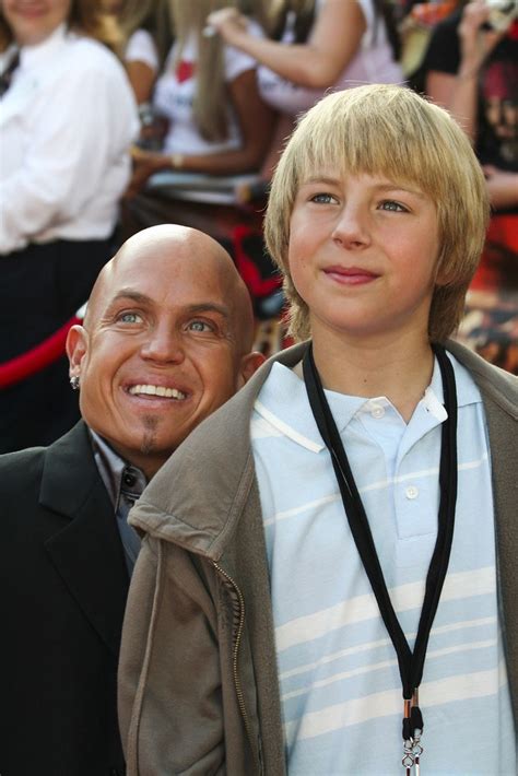 Martin Klebba and his son - a photo on Flickriver