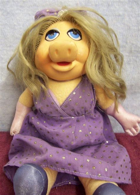 399: Miss Piggy doll : Lot 399 | Miss piggy, Childhood memories 80s ...