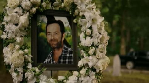 Luke Perry's 'Riverdale' Character's Emotional Funeral Scene