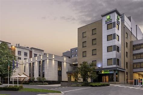 HOLIDAY INN EXPRESS DUBLIN AIRPORT - Updated 2021 Prices, Hotel Reviews ...