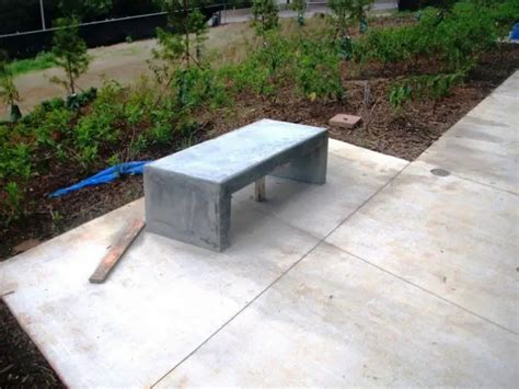 Durable Concrete Garden Bench in 9 Practical Steps – DIY projects for ...