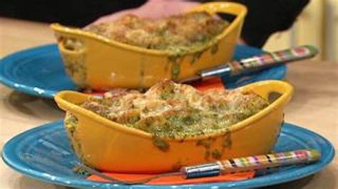 Mac 'n' Cheese with Winter Pesto | Recipe - Rachael Ray Show