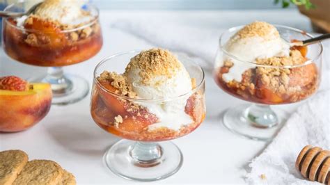 12 Recipes To Make With End-Of-Summer Peaches